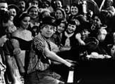 A Night at the Opera - 8 x 10 B&W Photo #7