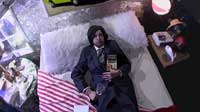 A Scanner Darkly - 8 x 10 Color Photo #28