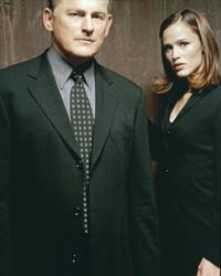 Alias (TV) - 8 x 10 Color Photo #008