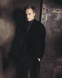 Alias (TV) - 8 x 10 Color Photo #041
