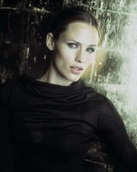 Alias (TV) - 8 x 10 Color Photo #044