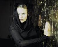 Alias (TV) - 8 x 10 Color Photo #045