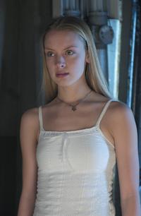 Birds of Prey (TV) - 8 x 10 Color Photo #004