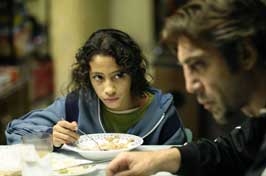 Biutiful - 8 x 10 Color Photo #10