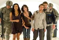 Cloverfield - 8 x 10 Color Photo #11