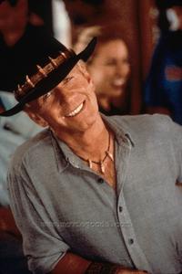 Crocodile Dundee in Los Angeles - 8 x 10 Color Photo #9