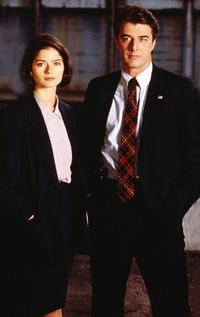 Crossing Jordan - 8 x 10 Color Photo #10