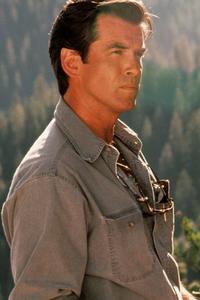 Dante's Peak - 8 x 10 Color Photo #3