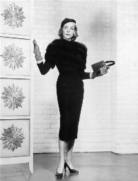 Designing Woman - 8 x 10 B&W Photo #2
