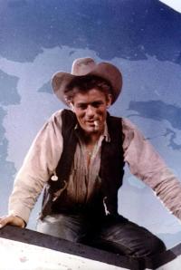 Giant - 8 x 10 Color Photo #15