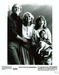 Harry and the Hendersons - 8 x 10 B&W Photo #7