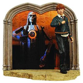 Harry Potter and the Sorcerer's Stone - Ron Weasley Diorama Statue