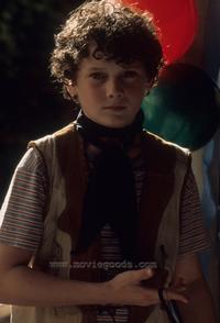 Hearts in Atlantis - 8 x 10 Color Photo #5