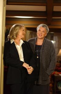 Judging Amy - 8 x 10 Color Photo #4