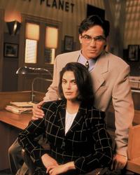 Lois and Clark: The New Adventures of Superman - 8 x 10 Color Photo #5