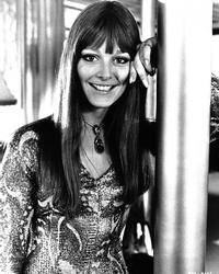 On Her Majesty's Secret Service - 8 x 10 B&W Photo #3