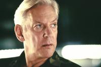 Outbreak - 8 x 10 Color Photo #13