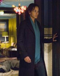 Perfect Stranger - 8 x 10 Color Photo #3