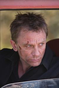 Quantum of Solace - 8 x 10 Color Photo #12
