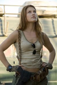 Resident Evil: Extinction - 8 x 10 Color Photo #10