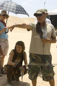 Resident Evil: Extinction - 8 x 10 Color Photo #26