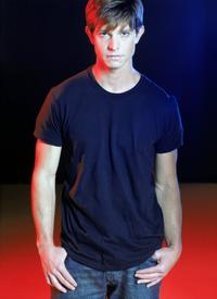 Roswell - 8 x 10 Color Photo #8