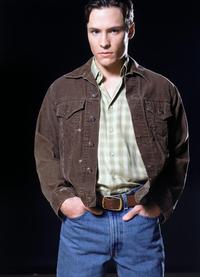 Roswell - 8 x 10 Color Photo #14