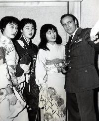 Sayonara - 8 x 10 B&W Photo #2