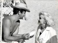 Some Like It Hot - 8 x 10 B&W Photo #16