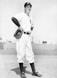 The Pride of the Yankees - 8 x 10 B&W Photo #10