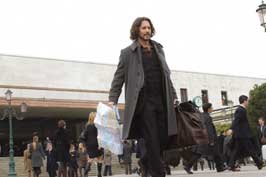 The Tourist - 8 x 10 Color Photo #13