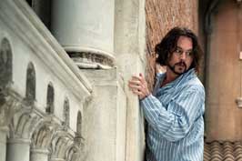 The Tourist - 8 x 10 Color Photo #32
