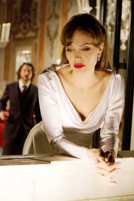 The Tourist - 8 x 10 Color Photo #34