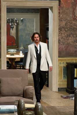 The Tourist - 8 x 10 Color Photo #43