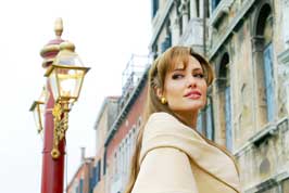 The Tourist - 8 x 10 Color Photo #50