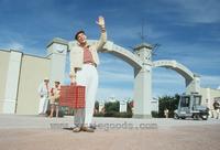 The Truman Show - 8 x 10 Color Photo #8