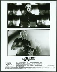 Tomorrow Never Dies - 8 x 10 B&W Photo #11