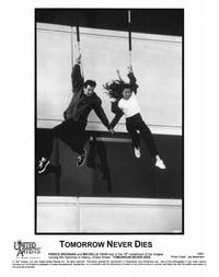 Tomorrow Never Dies - 8 x 10 B&W Photo #14