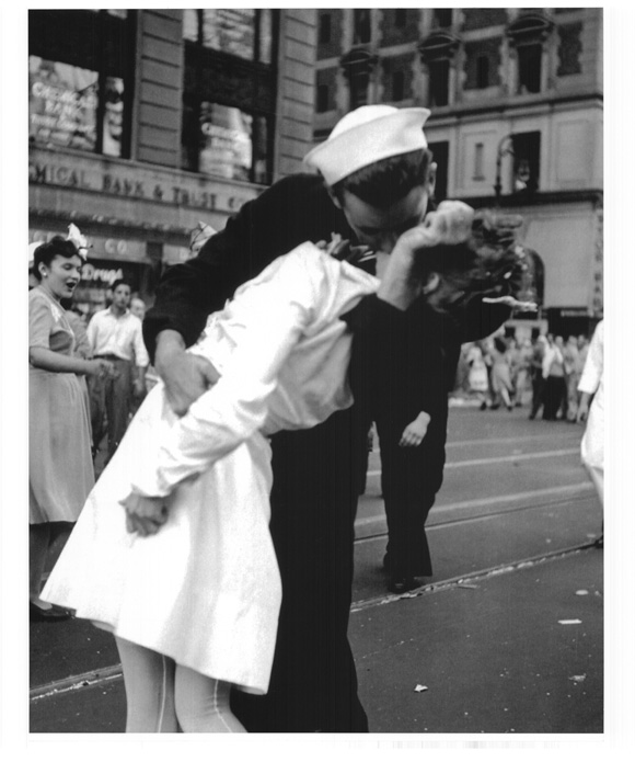 times square kissing photo. VJ VE Day Times Square Kiss