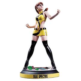 Watchmen - Before Silk Spectre Statue