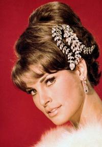 Raquel Welch - 8 x 10 Color Photo #7
