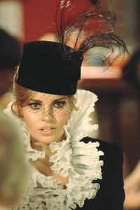 Raquel Welch - 8 x 10 Color Photo #18