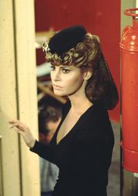 Raquel Welch - 8 x 10 Color Photo #19