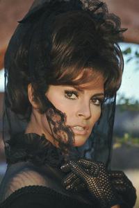 Raquel Welch - 8 x 10 Color Photo #26